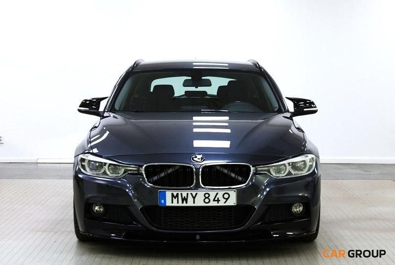 Grå Begagnad 2016 BMW 320 Sport Line Kombi | 169 900 kr (Bra pris) - Bild 1/4