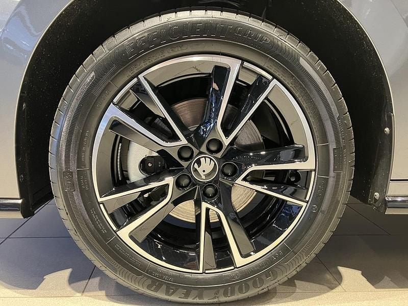 Ny Skoda Fabia 2026 Grå Halvkombi