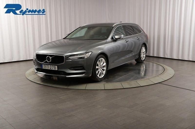 Begagnad Volvo V90 Momentum 150 HK (110 kW) 2020 Grå Kombi
