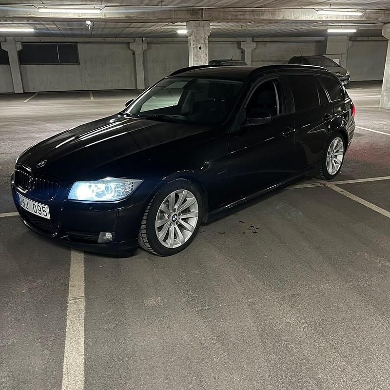 Begagnad BMW 320 184 HK (135 kW) 2011 Kombi