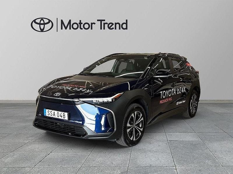 Blå Begagnad 2024 Toyota bZ4X Edition SUV | 509 900 kr - Bild 1/4