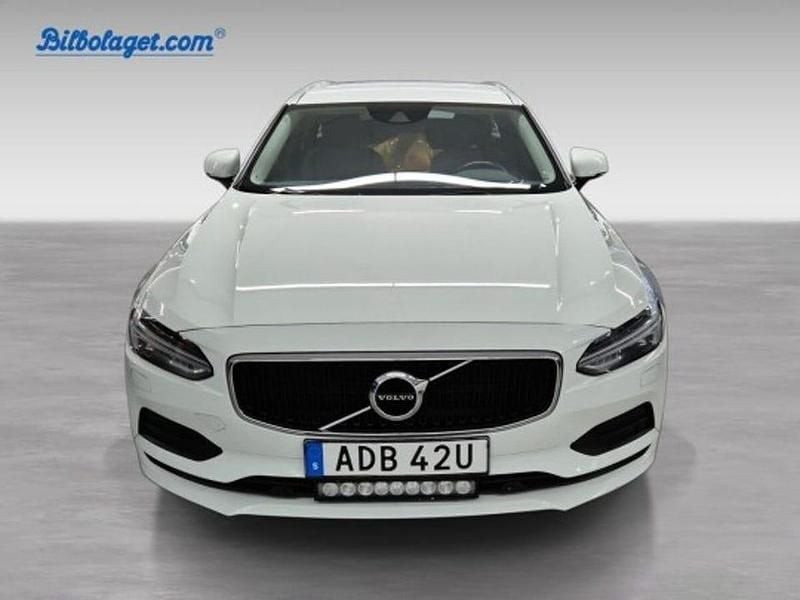 Vit Begagnad 2020 Volvo V90 Momentum Kombi | 254 500 kr (Bra pris) - Bild 1/4