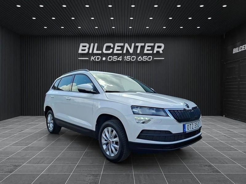 Vit Begagnad 2018 Skoda Karoq Ambition SUV | 149 900 kr (Marknadspris) - Bild 1/4