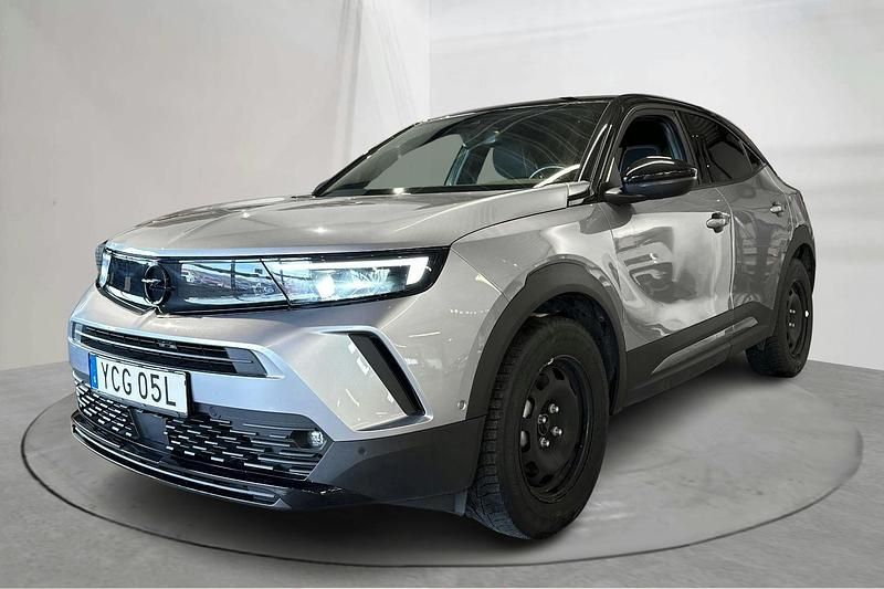 Grå Begagnad 2022 Opel Mokka-e GS Line SUV | 189 000 kr (Marknadspris) - Bild 1/4