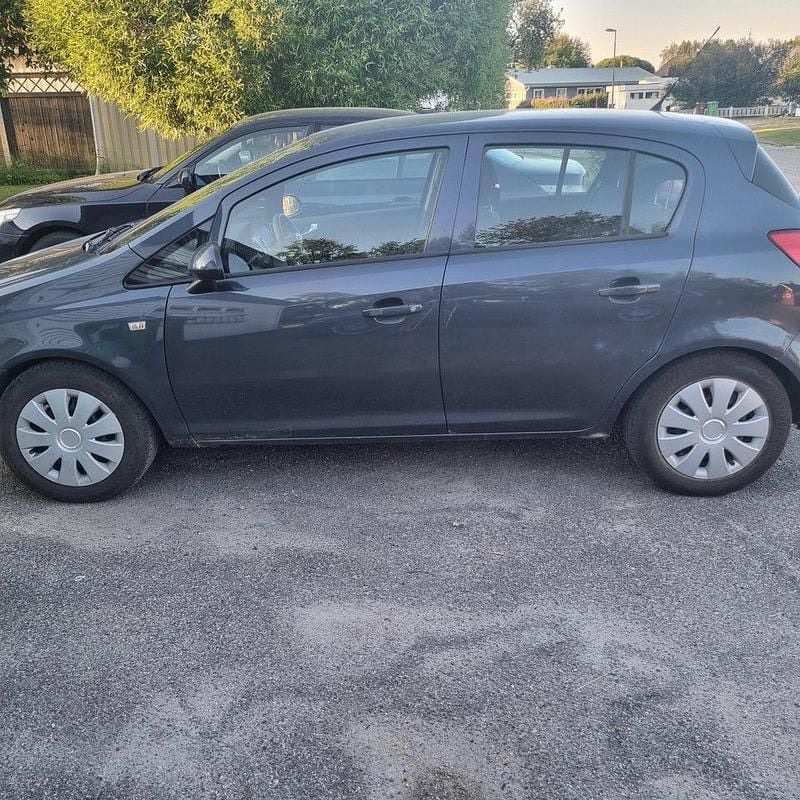 Blå Begagnad 2010 Opel Corsa Enjoy Halvkombi | 55 000 kr (Marknadspris) - Bild 1/3
