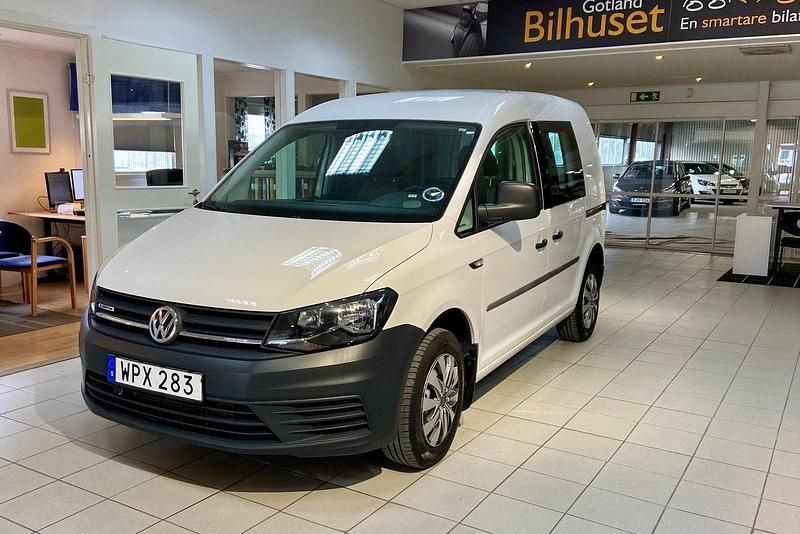 Vit Begagnad 2019 VW Caddy Minibuss | 139 800 kr (Lite dyr) - Bild 1/3