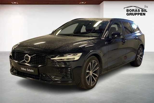 Svart Begagnad 2023 Volvo V60 Plus Kombi | 379 000 kr (Marknadspris) - Bild 1/4