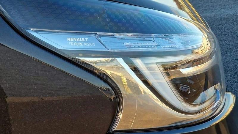 Begagnad Renault Trafic 170 HK (125 kW) 2021 Grå Minibuss