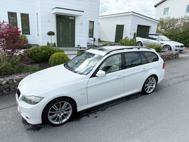 Vit Begagnad 2009 BMW 325 M Sport Kombi | 109 700 kr (Lite dyr) - Bild 1/4