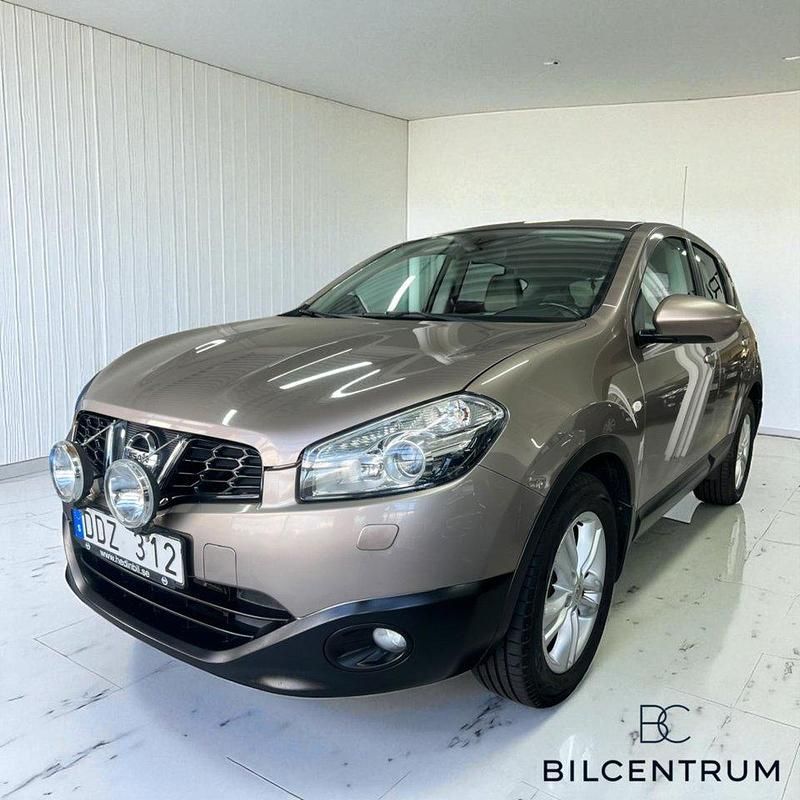 Ljusbrun (brun) Begagnad 2011 Nissan Qashqai SUV | 79 900 kr (Marknadspris) - Bild 1/4