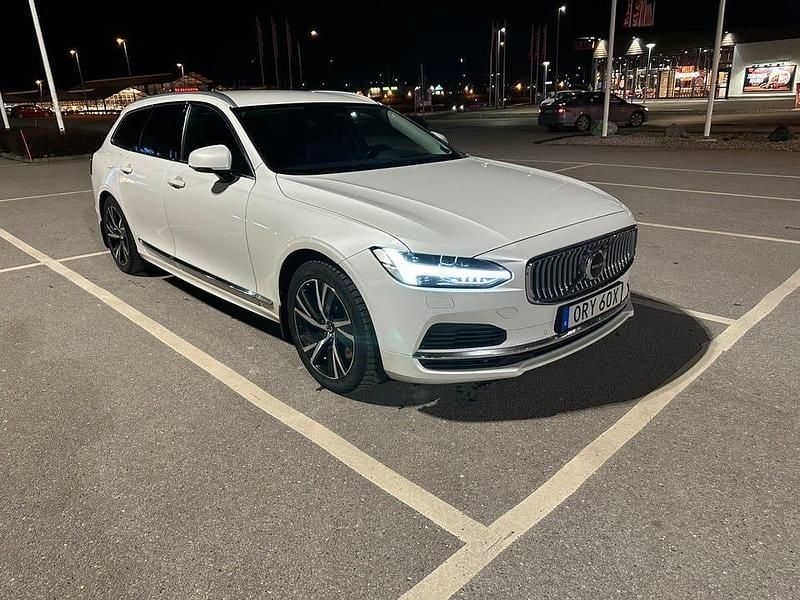 Begagnad 2023 Volvo V90 Kombi | 315 000 kr (Marknadspris) - Bild 1/4