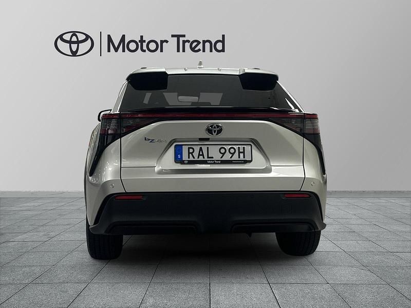 Begagnad Toyota bZ4X 2023 Silver SUV