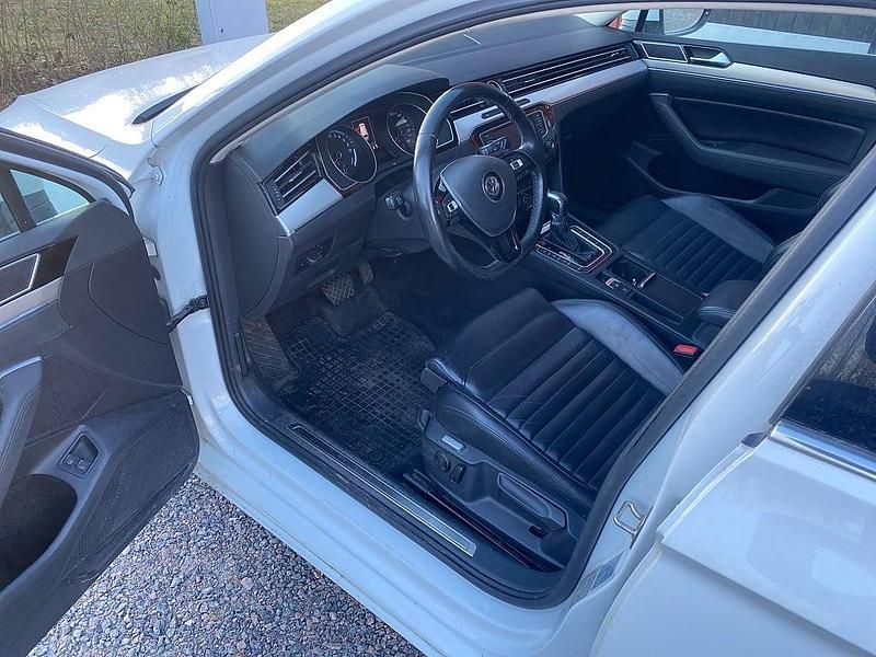 Begagnad VW Passat GTE 218 HK (160 kW) 2016 Vit Kombi