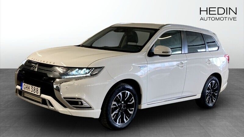 Vit (white) Begagnad 2018 Mitsubishi Outlander P-HEV Edition Kombi | 199 900 kr - Bild 1/4