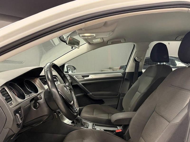 Begagnad VW Golf VII 110 HK (80 kW) 2017 Vit metallic