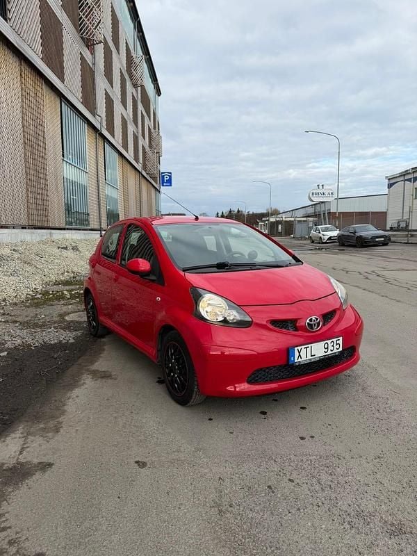 Begagnad Toyota Aygo 68 HK (50 kW) 2006 Halvkombi