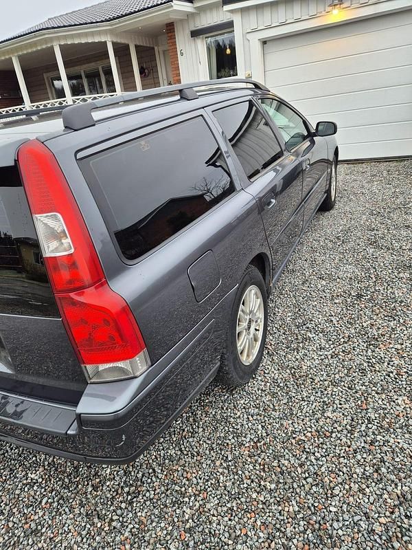 Begagnad 2006 Volvo V70 Kombi | 17 000 kr (Bra pris) - Bild 1/3