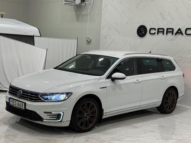 Begagnad VW Passat GTE 218 HK (160 kW) 2016 Vit Kombi