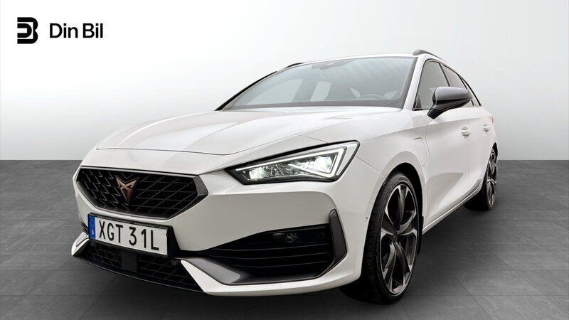 Vit (candy white) Begagnad 2023 Cupra Leon VZ Kombi | 304 900 kr (Marknadspris) - Bild 1/4