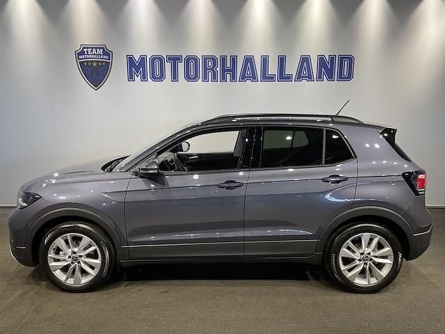 Grå Ny 2025 VW T-Cross Life SUV | 329 900 kr (Marknadspris) - Bild 1/4