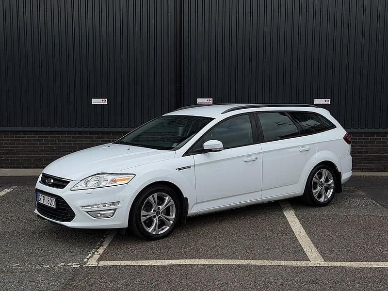 Begagnad Ford Mondeo Sport 116 HK (85 kW) 2013 Vit Kombi