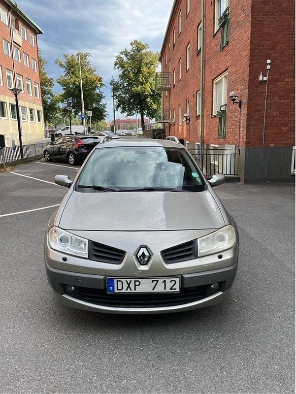 Silver Begagnad 2008 Renault Mégane GrandTour Kombi | 8 000 kr (Superpris) - Bild 1/4