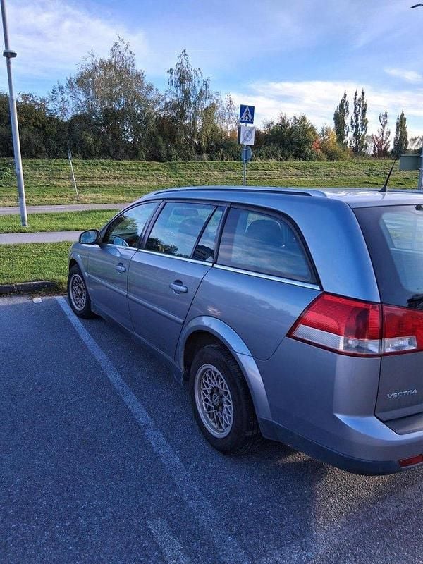 Begagnad 2005 Opel Vectra Kombi | 3 500 kr - Bild 1/4