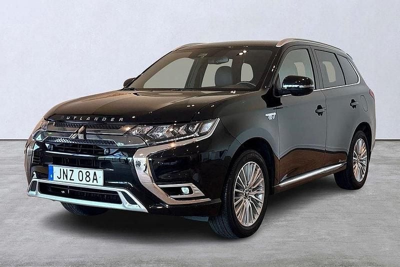 Svart Begagnad 2019 Mitsubishi Outlander P-HEV SUV | 239 900 kr (Lite dyr) - Bild 1/4