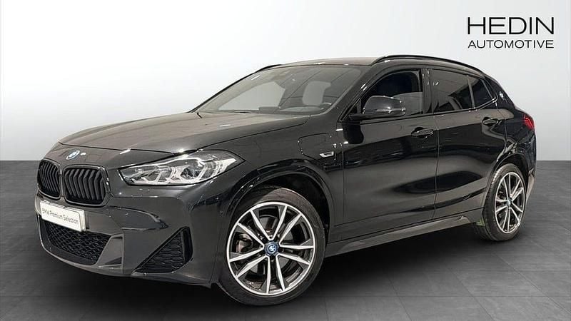 Svart Begagnad 2023 BMW X2 M Sport SUV | 338 700 kr (Marknadspris) - Bild 1/4