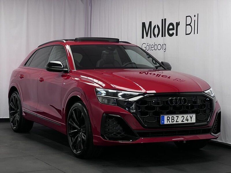 Röd (chiliröd metallic) Ny 2025 Audi Q8 Sport SUV | 1 383 600 kr (Dyr) - Bild 1/4