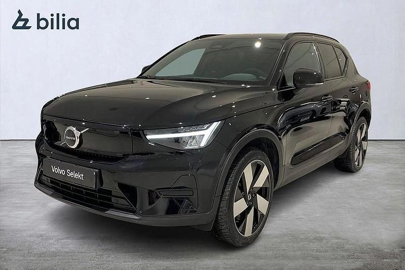 Begagnad Volvo XC40 Core 154 kW (210 HK) 2022 Svart SUV