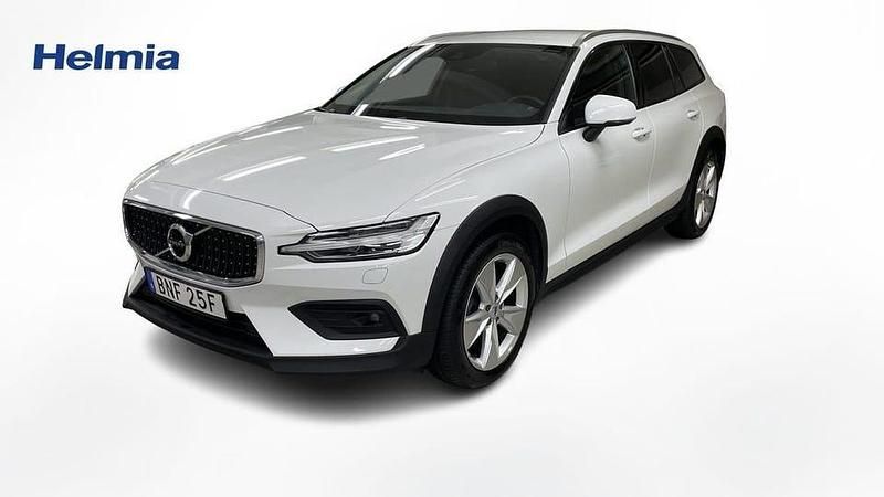 Vit Begagnad 2022 Volvo V60 CC Kombi | 309 900 kr (Marknadspris) - Bild 1/4