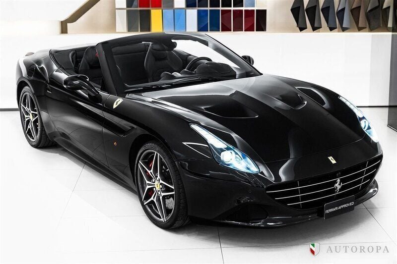 Svart Begagnad 2017 Ferrari California Sportkupé | 1 745 000 kr - Bild 1/4