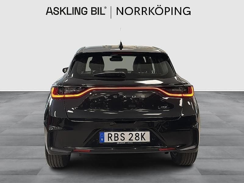 Begagnad Lexus LBX 136 HK (100 kW) 2024 Svart SUV