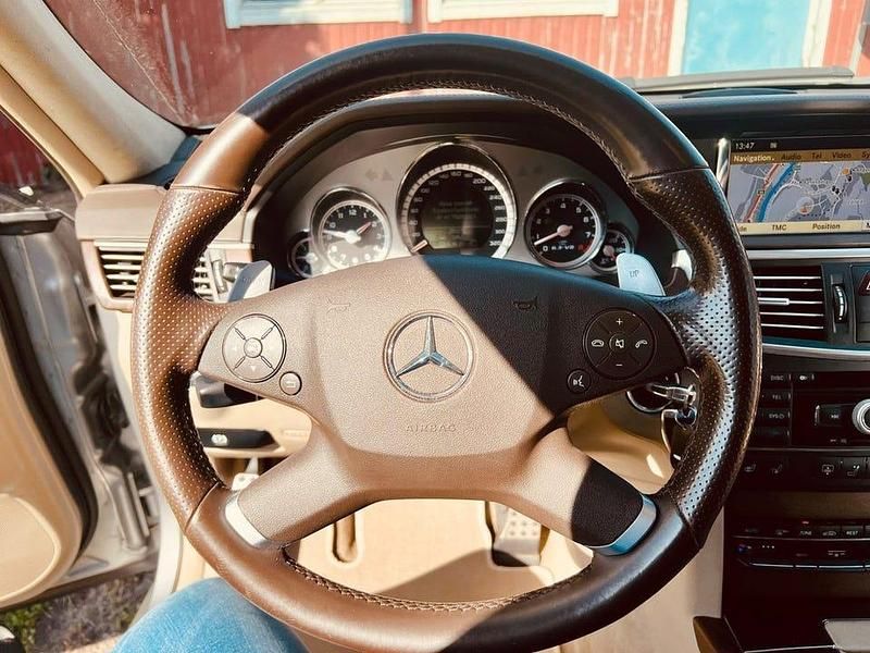 Begagnad Mercedes E63 AMG Avantgarde 525 HK (386 kW) 2010 Grå Sedan