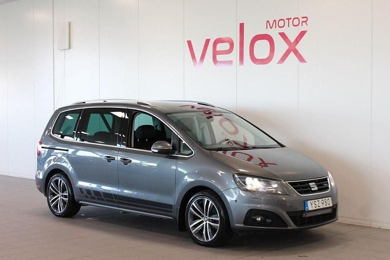 Grå Begagnad 2017 Seat Alhambra 4Drive Minibuss | 189 900 kr (Marknadspris) - Bild 1/4