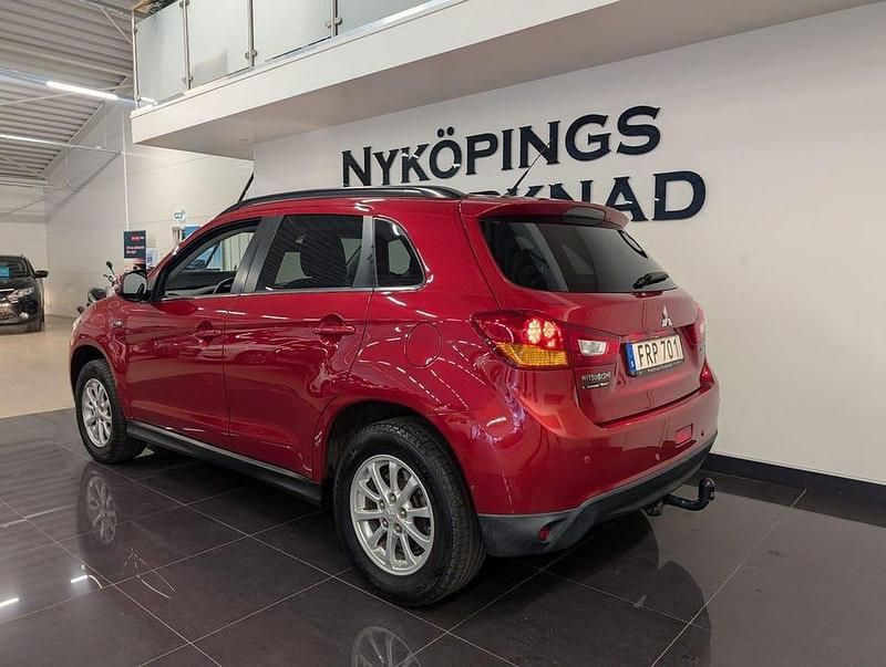 Begagnad Mitsubishi ASX 116 HK (85 kW) 2015 Mörkröd SUV