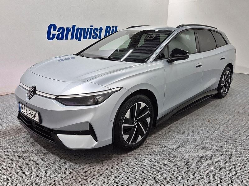 Silver (scale silver metallic) Begagnad 2025 VW ID.7 S Sedan | 559 000 kr (Marknadspris) - Bild 1/4