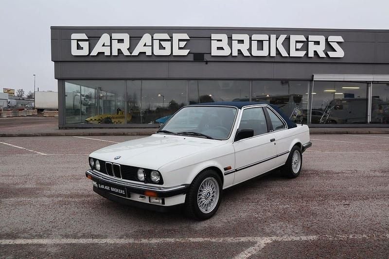 Vit Begagnad 1986 BMW 320 Cab | 329 000 kr - Bild 1/4
