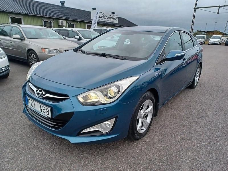 Blå Begagnad 2011 Hyundai i40 Sedan | 94 900 kr (Marknadspris) - Bild 1/4