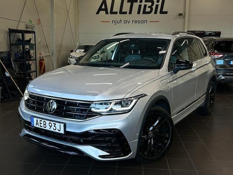Silver Begagnad 2022 VW Tiguan R-line SUV | 349 900 kr (Lite dyr) - Bild 1/3