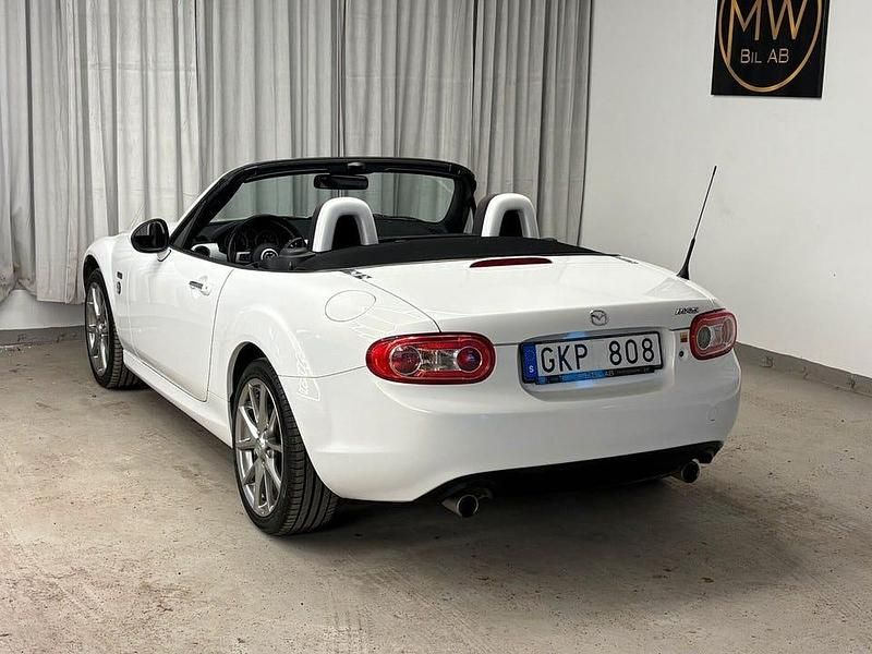 Begagnad Mazda MX5 20th Anniversary 126 HK (92 kW) 2010 Vit (vitpearl) Cab