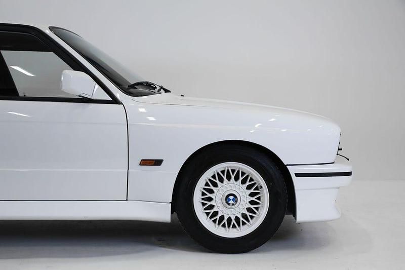 Begagnad BMW M3 194 HK (142 kW) 1988 Vit Sedan