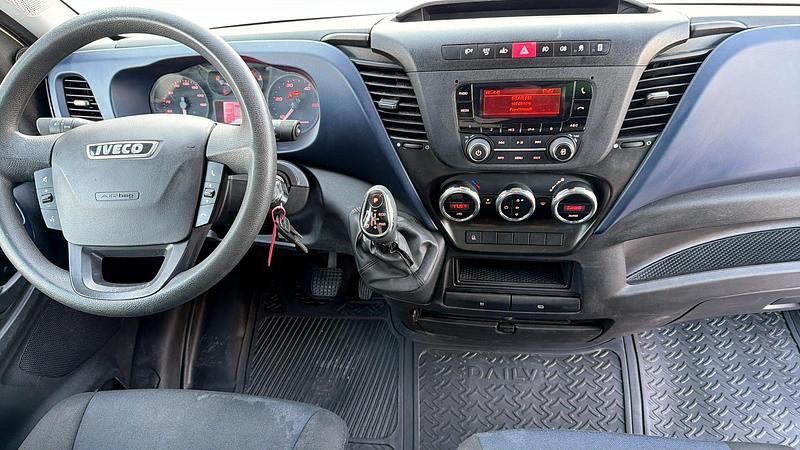 Begagnad Iveco Daily 116 HK (85 kW) 2019 Vit Van