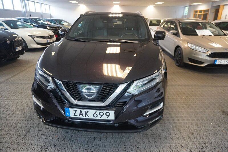 Lila Begagnad 2017 Nissan Qashqai SUV | 143 000 kr (Marknadspris) - Bild 1/4