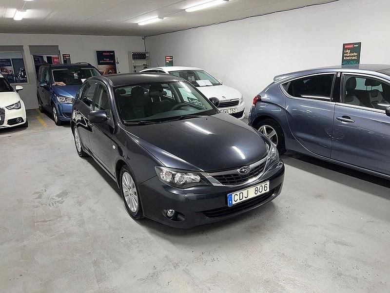 Mörkgrå Begagnad 2007 Subaru Impreza Halvkombi | 59 900 kr (Dyr) - Bild 1/4