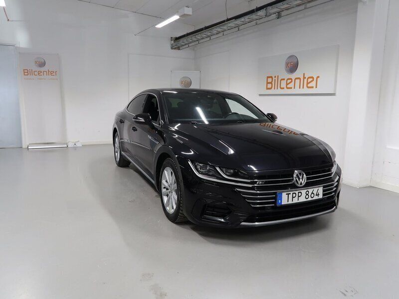 Svart Begagnad 2018 VW Arteon GT Halvkombi | 249 900 kr (Lite dyr) - Bild 1/3