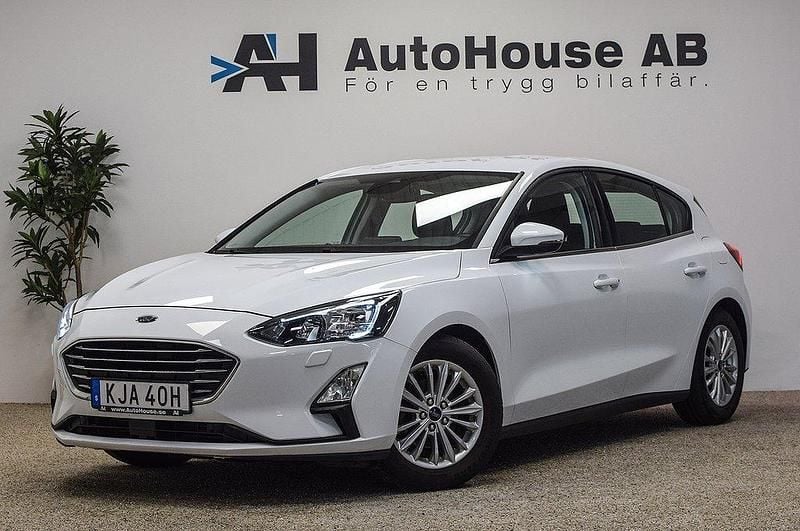 Vit Begagnad 2020 Ford Focus Titanium Halvkombi | 149 000 kr (Superpris) - Bild 1/4