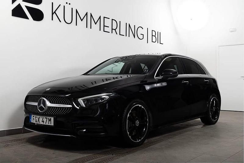 Begagnad Mercedes A250 AMG Line Premium Plus 160 HK (117 kW) 2021 Svart Halvkombi