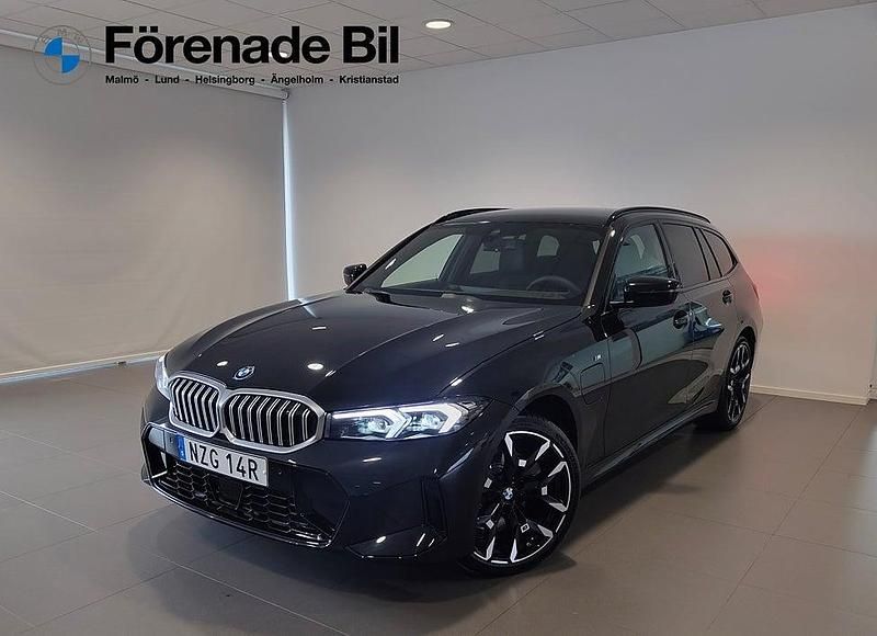 Ny BMW 330e M Sport 293 HK (215 kW) 2025 Svart Kombi